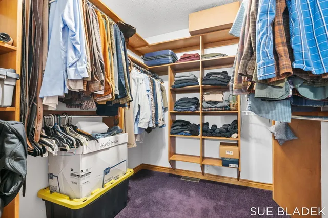 $645,000 | 6814 Dale Court, Fennville, MI 49408