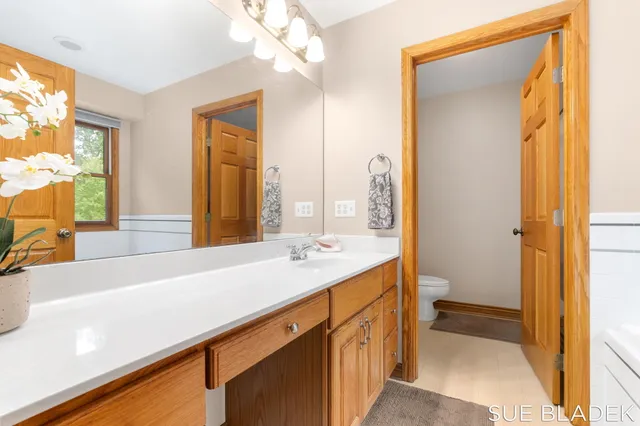 $645,000 | 6814 Dale Court, Fennville, MI 49408