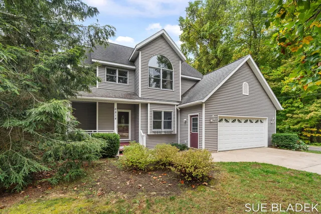 $645,000 | 6814 Dale Court, Fennville, MI 49408