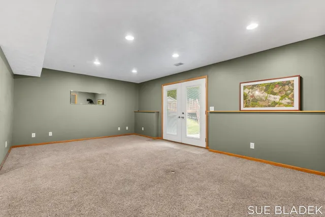 $645,000 | 6814 Dale Court, Fennville, MI 49408