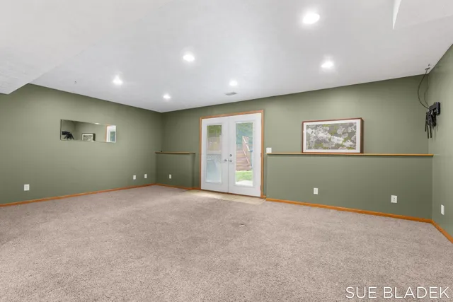 $645,000 | 6814 Dale Court, Fennville, MI 49408