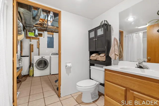 $645,000 | 6814 Dale Court, Fennville, MI 49408