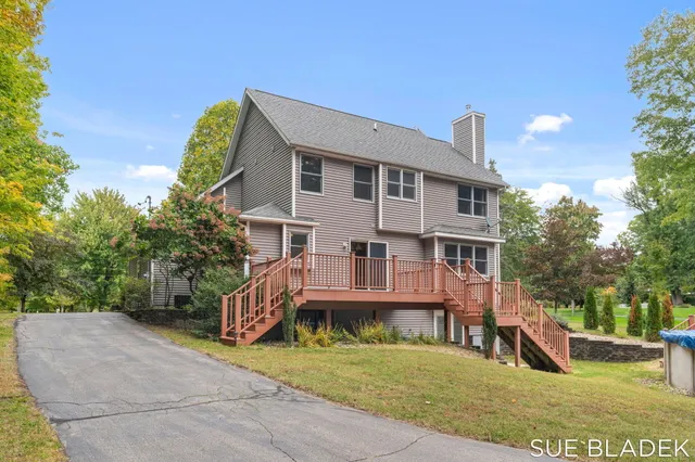 $645,000 | 6814 Dale Court, Fennville, MI 49408