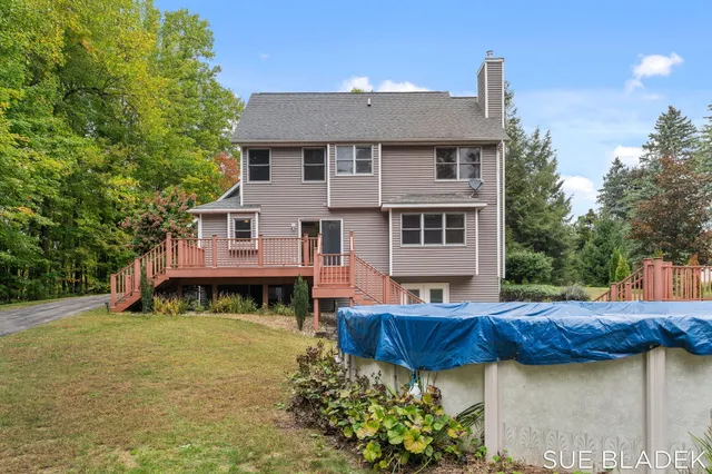 $645,000 | 6814 Dale Court, Fennville, MI 49408