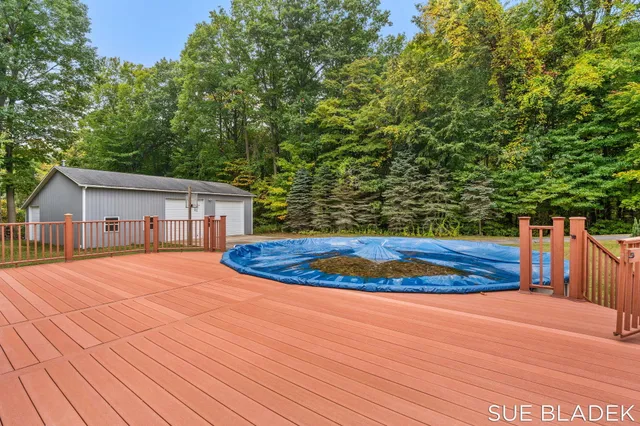 $645,000 | 6814 Dale Court, Fennville, MI 49408