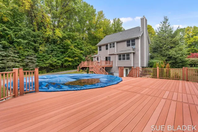 $645,000 | 6814 Dale Court, Fennville, MI 49408