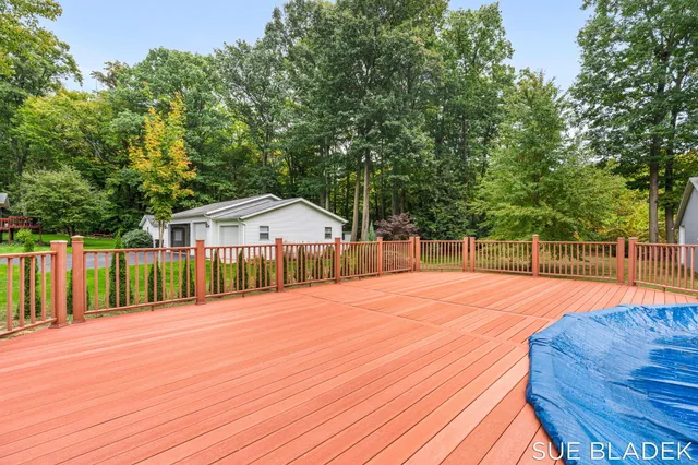 $645,000 | 6814 Dale Court, Fennville, MI 49408