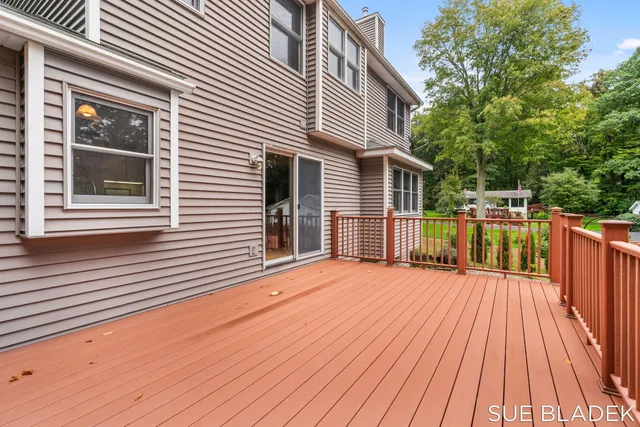 $645,000 | 6814 Dale Court, Fennville, MI 49408