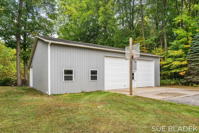 $645,000 | 6814 Dale Court, Fennville, MI 49408