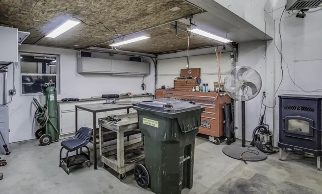 $645,000 | 6814 Dale Court, Fennville, MI 49408