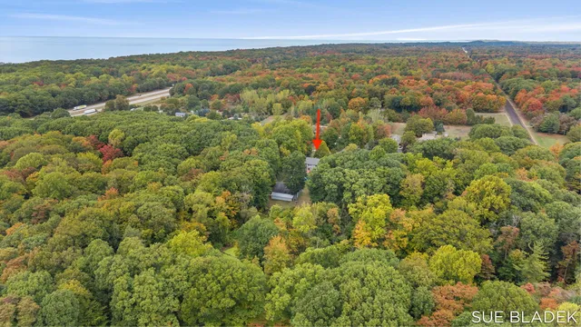 $645,000 | 6814 Dale Court, Fennville, MI 49408