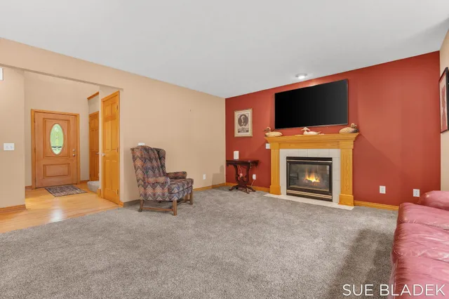 $645,000 | 6814 Dale Court, Fennville, MI 49408