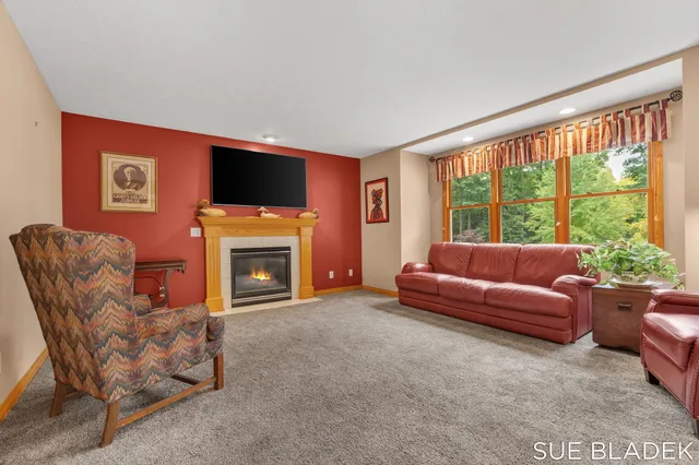 $645,000 | 6814 Dale Court, Fennville, MI 49408