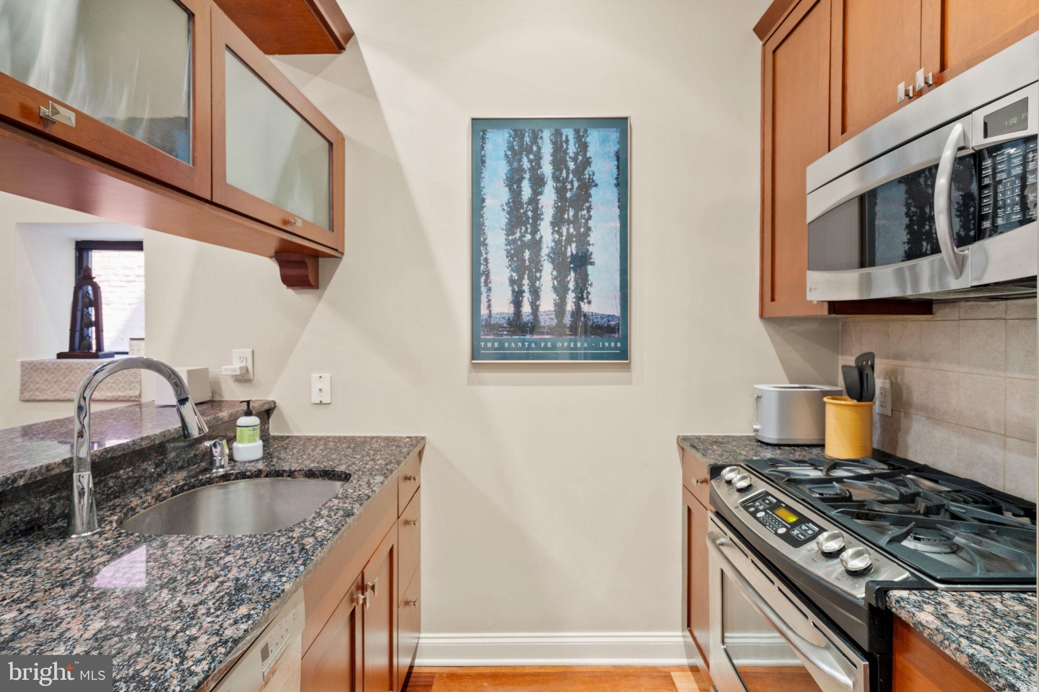 2049 Walnut Street, Unit 1R Philadelphia, PA 19103 - Photo 4 of 18