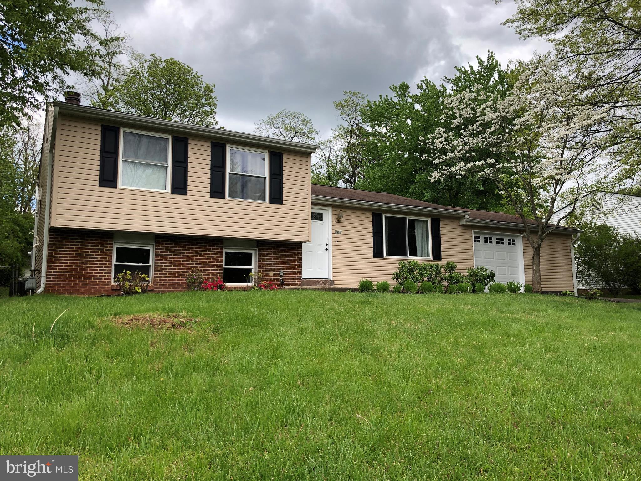124 Magnolia Road Sterling, VA 20164 - Photo 1 of 55 Gallery Image 1