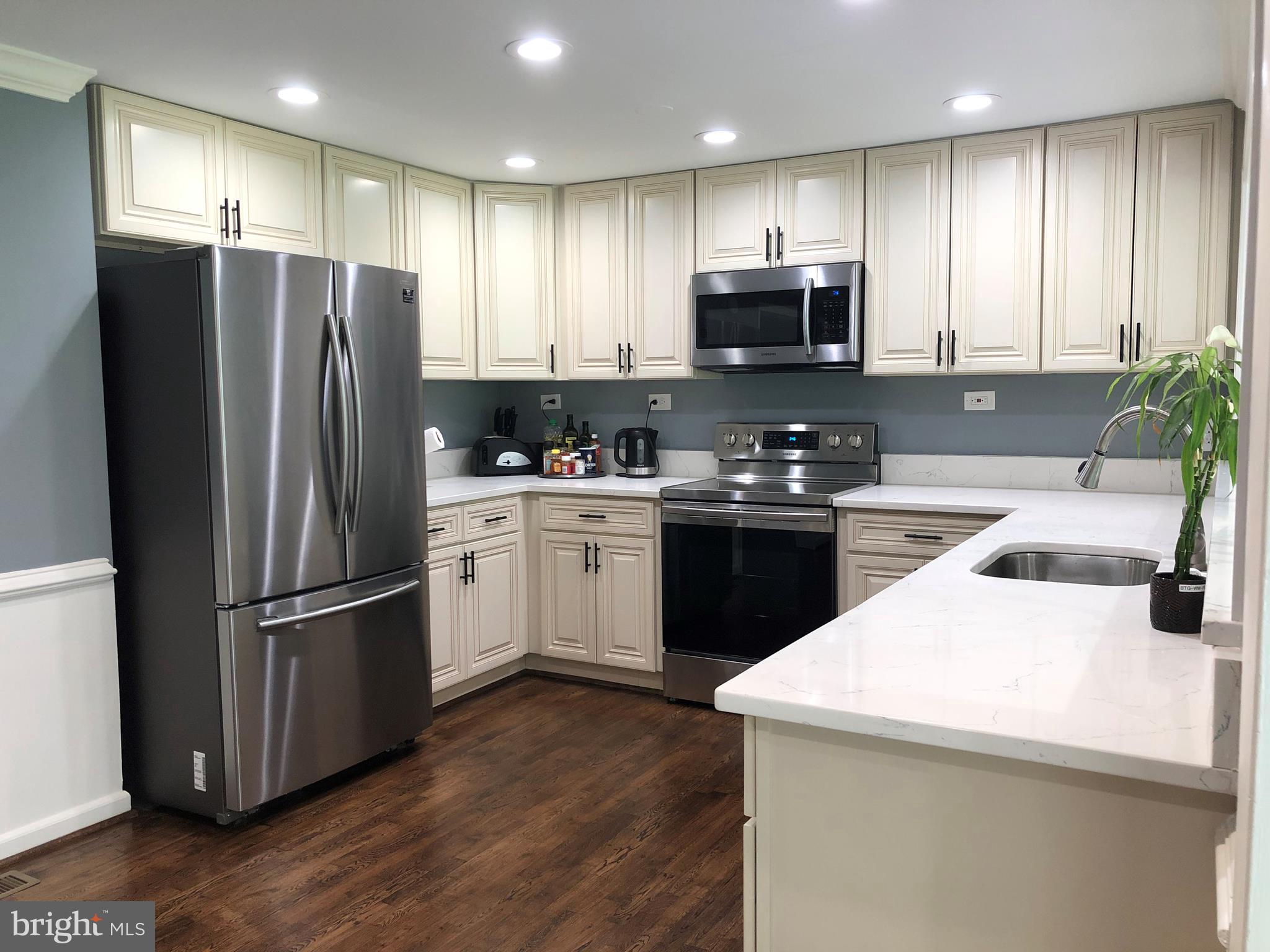 124 Magnolia Road Sterling, VA 20164 - Photo 12 of 55 Gallery Image 12