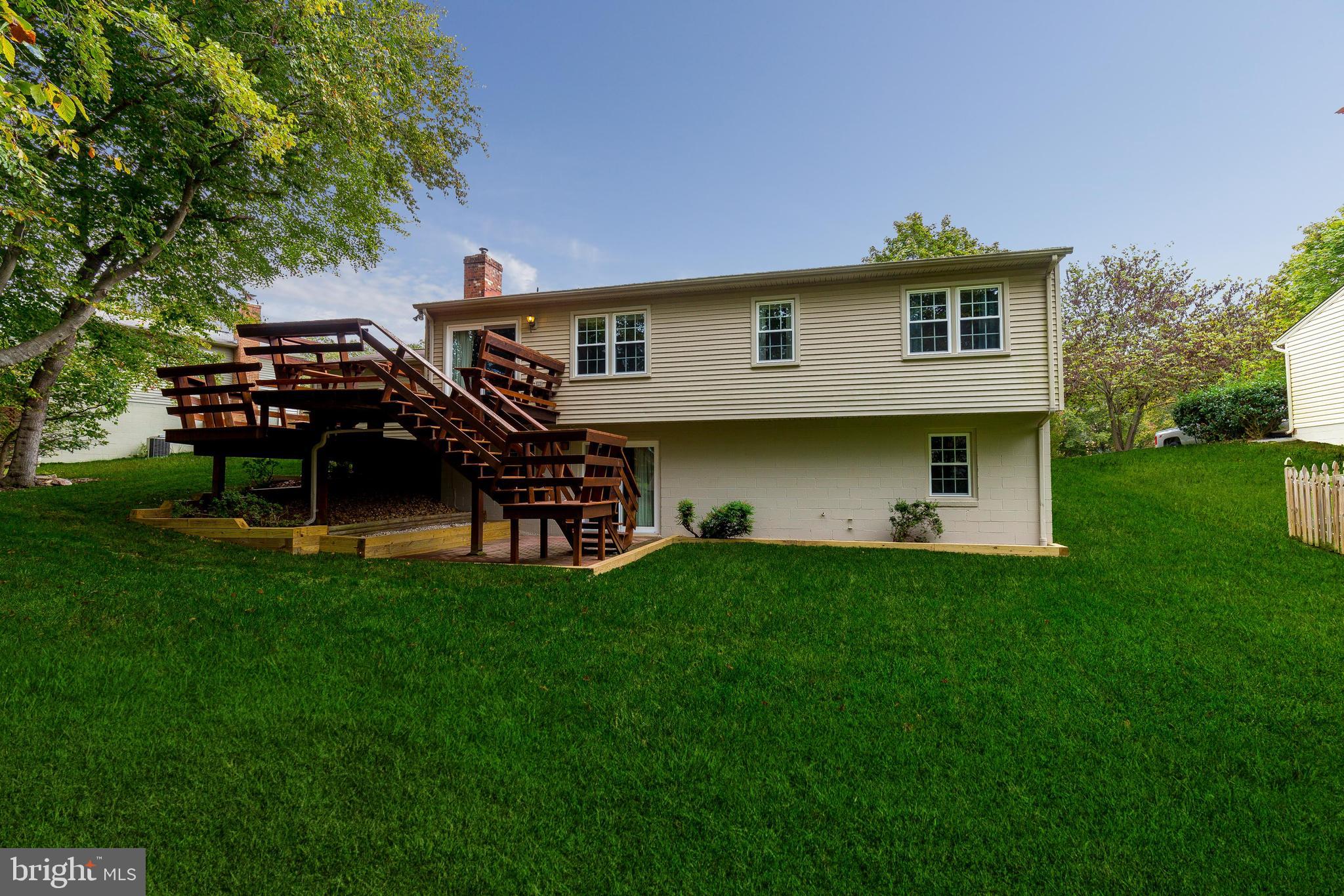 11858 Mohican Road Woodbridge, VA 22192 - Photo 2 of 43