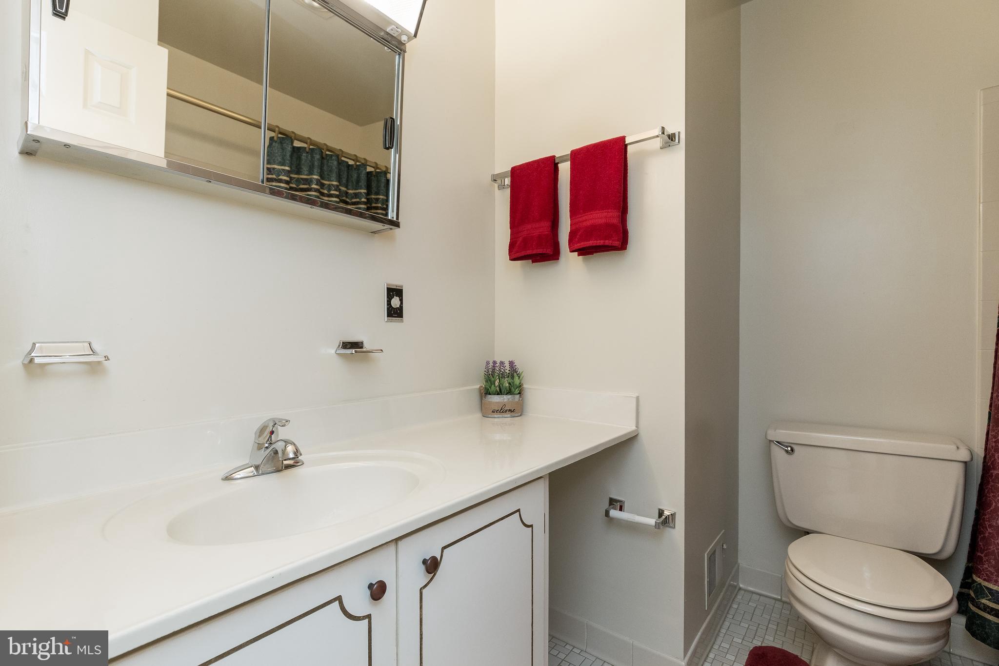 11858 Mohican Road Woodbridge, VA 22192 - Photo 24 of 43