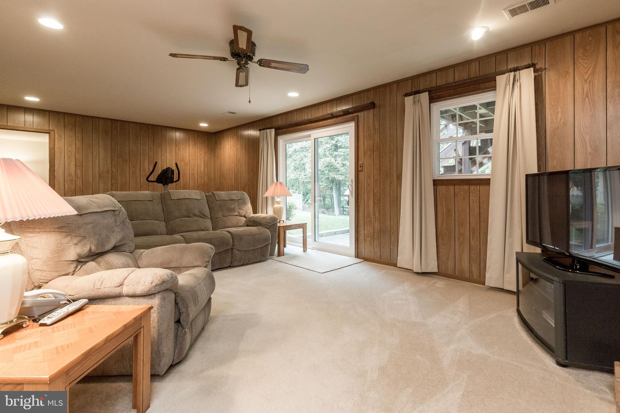 11858 Mohican Road Woodbridge, VA 22192 - Photo 31 of 43