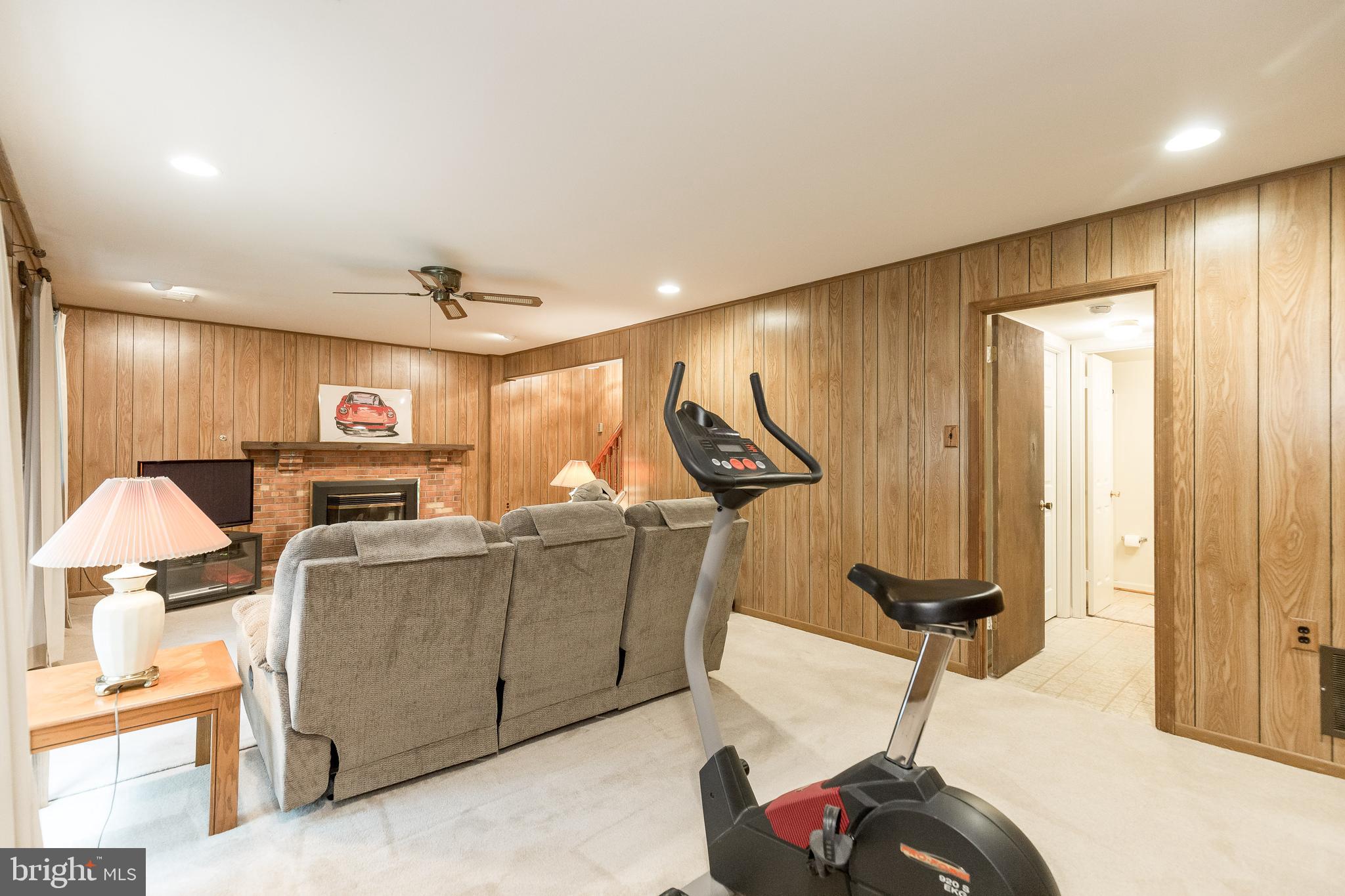 11858 Mohican Road Woodbridge, VA 22192 - Photo 32 of 43