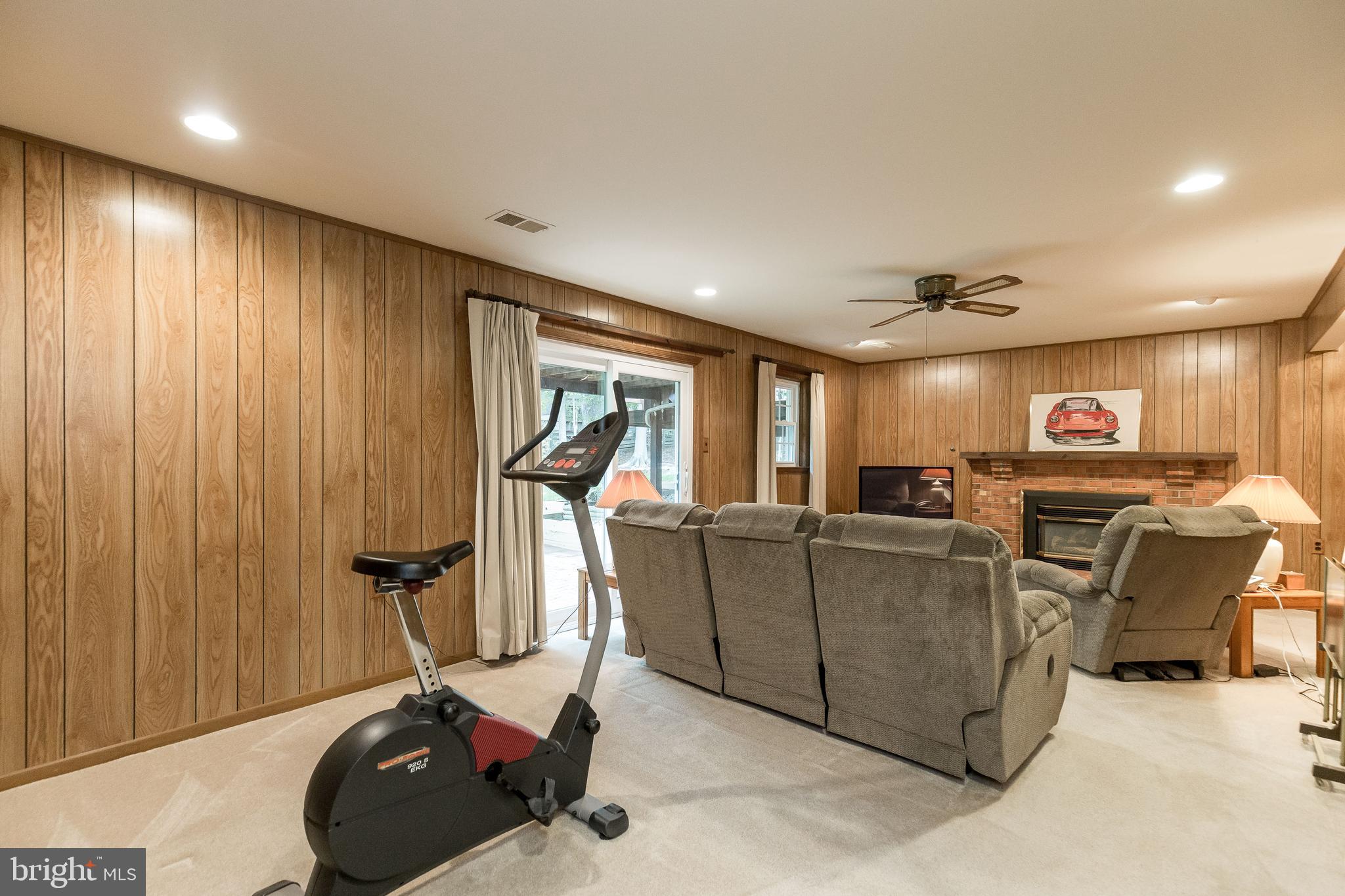 11858 Mohican Road Woodbridge, VA 22192 - Photo 33 of 43