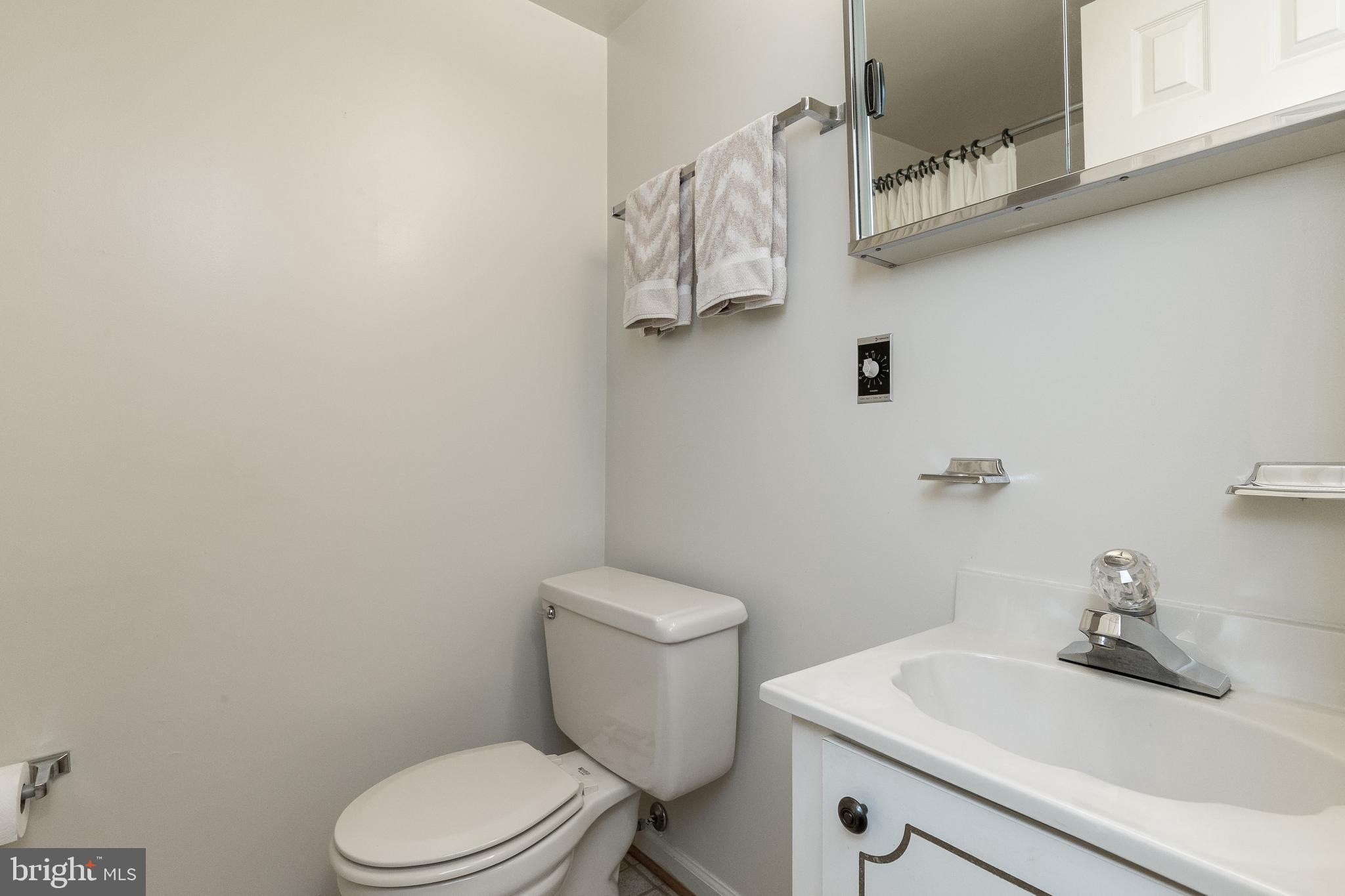 11858 Mohican Road Woodbridge, VA 22192 - Photo 34 of 43