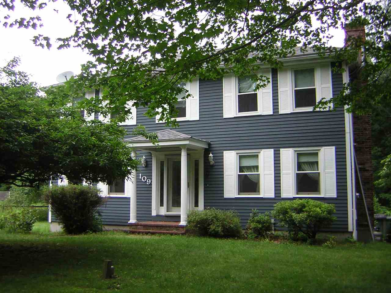 109 Scobie Pond Road Derry, NH 03038 - Photo 2 of 20