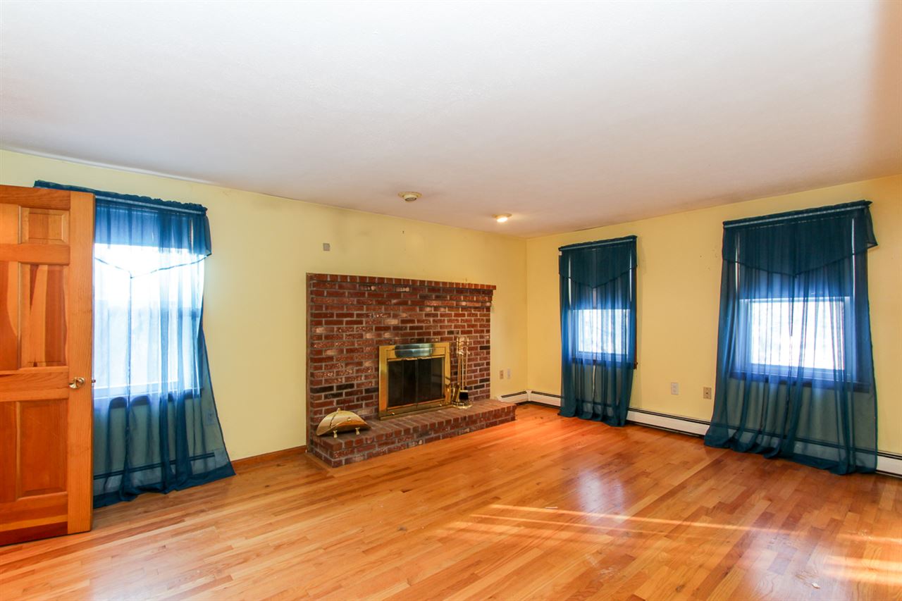 109 Scobie Pond Road Derry, NH 03038 - Photo 12 of 20