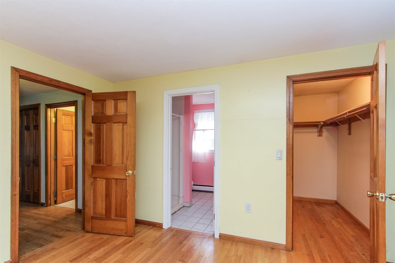 109 Scobie Pond Road Derry, NH 03038 - Photo 14 of 20