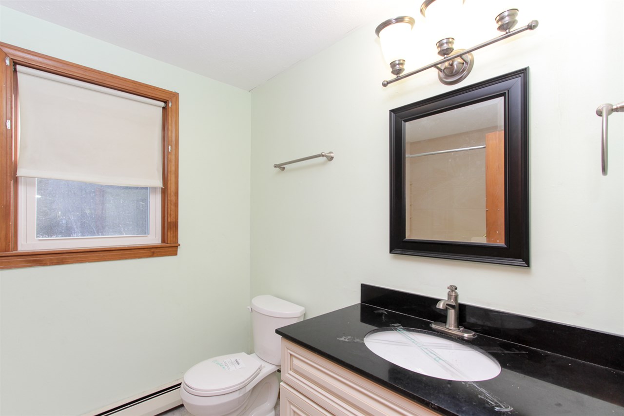 109 Scobie Pond Road Derry, NH 03038 - Photo 16 of 20