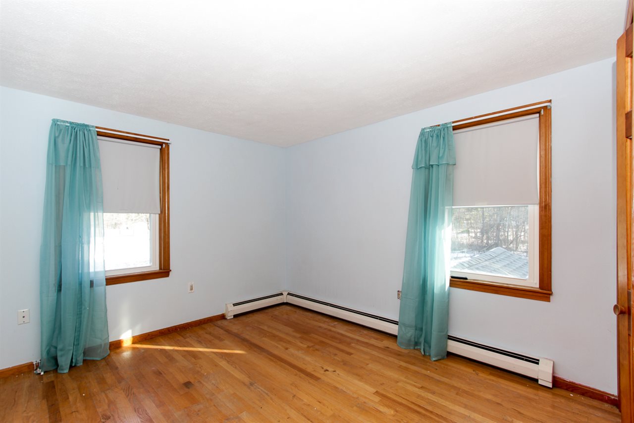 109 Scobie Pond Road Derry, NH 03038 - Photo 18 of 20