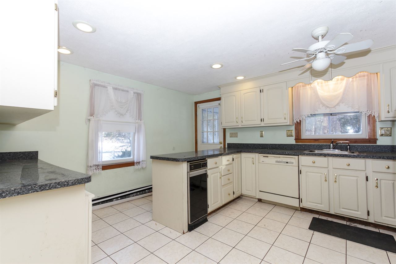 109 Scobie Pond Road Derry, NH 03038 - Photo 8 of 20