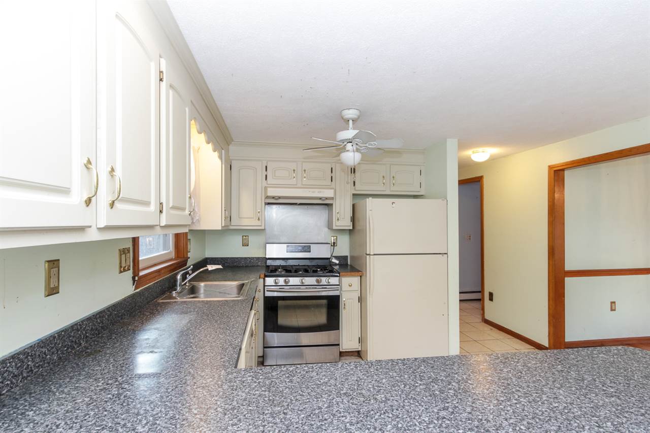 109 Scobie Pond Road Derry, NH 03038 - Photo 10 of 20