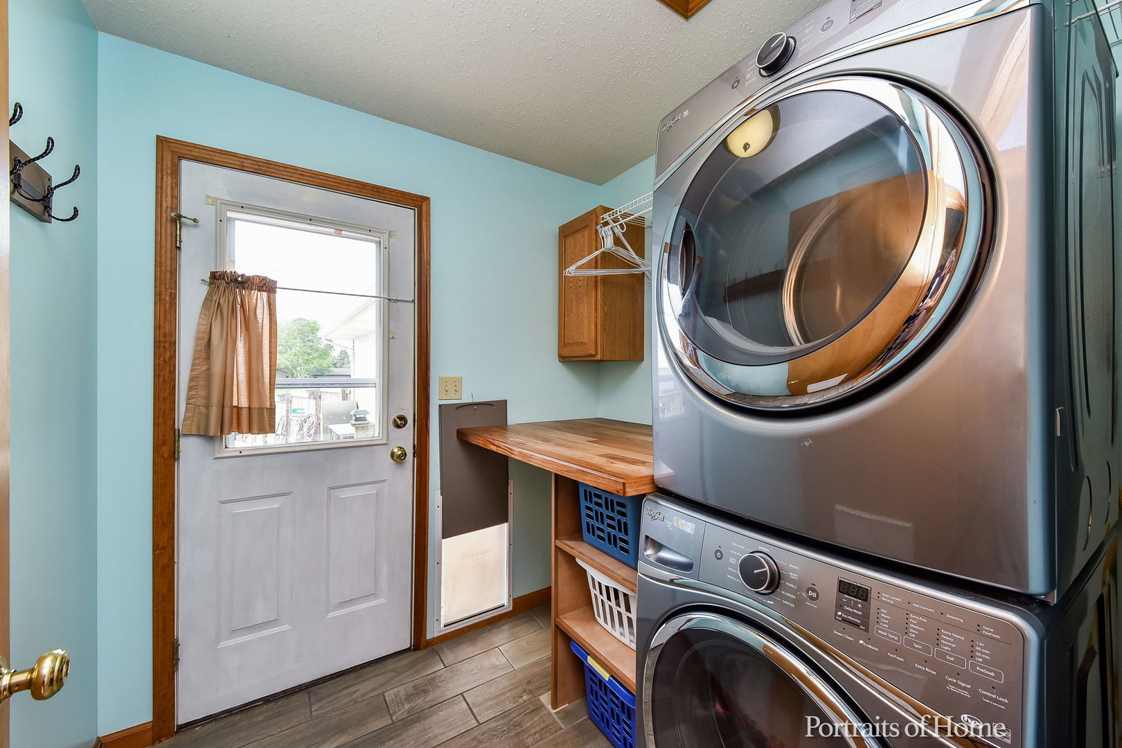10522 Perry Road DeKalb, IL 60115 - Photo 14 of 27 a utility room with dryer and washer