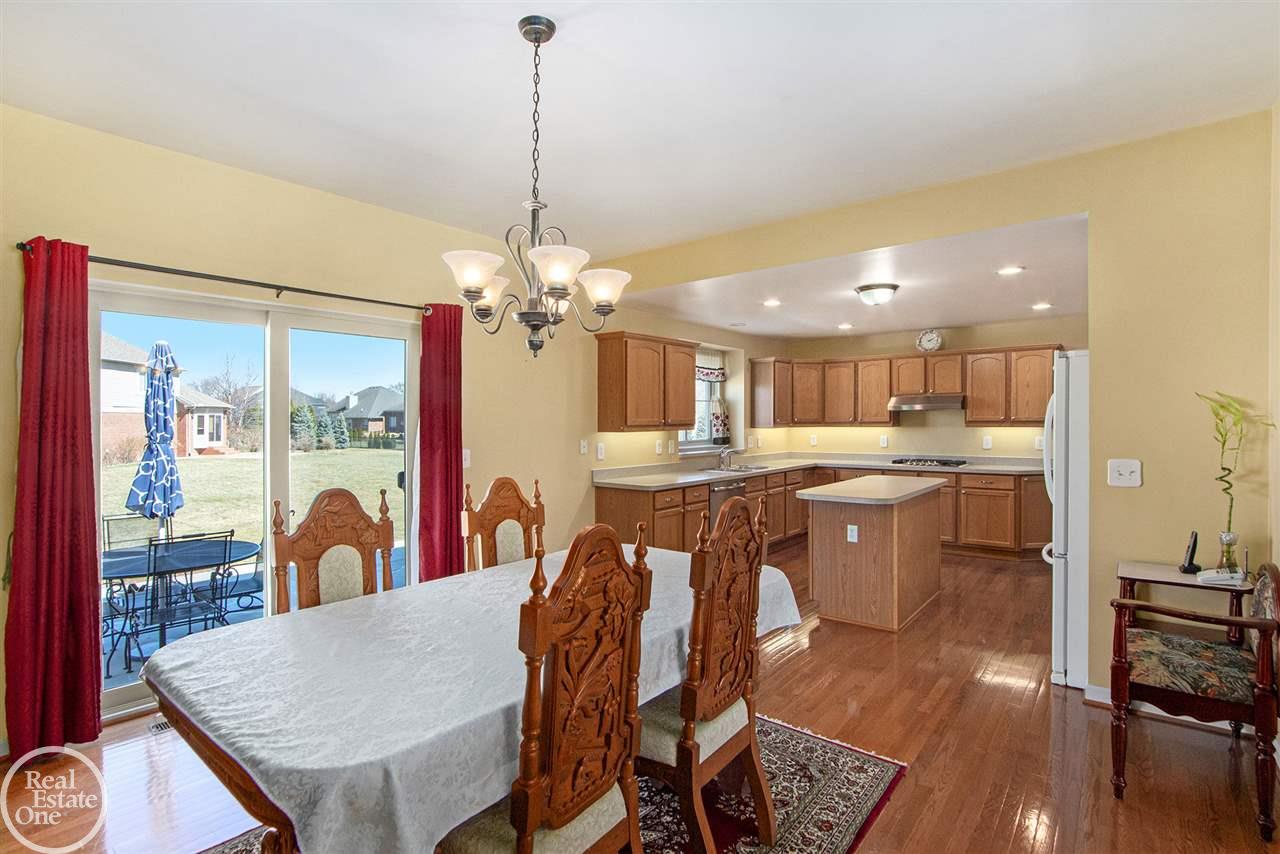 22661 Brantingham Road Macomb, MI 48044 - Photo 9 of 41 50038051-8.JPG