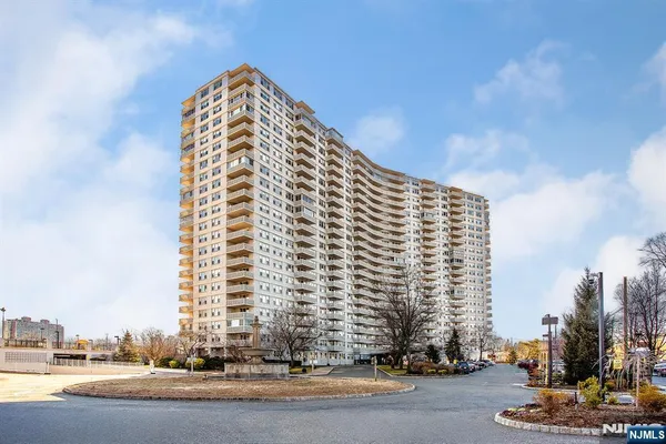 $589,000 | Undisclosed Address, Fort Lee, NJ 07024
