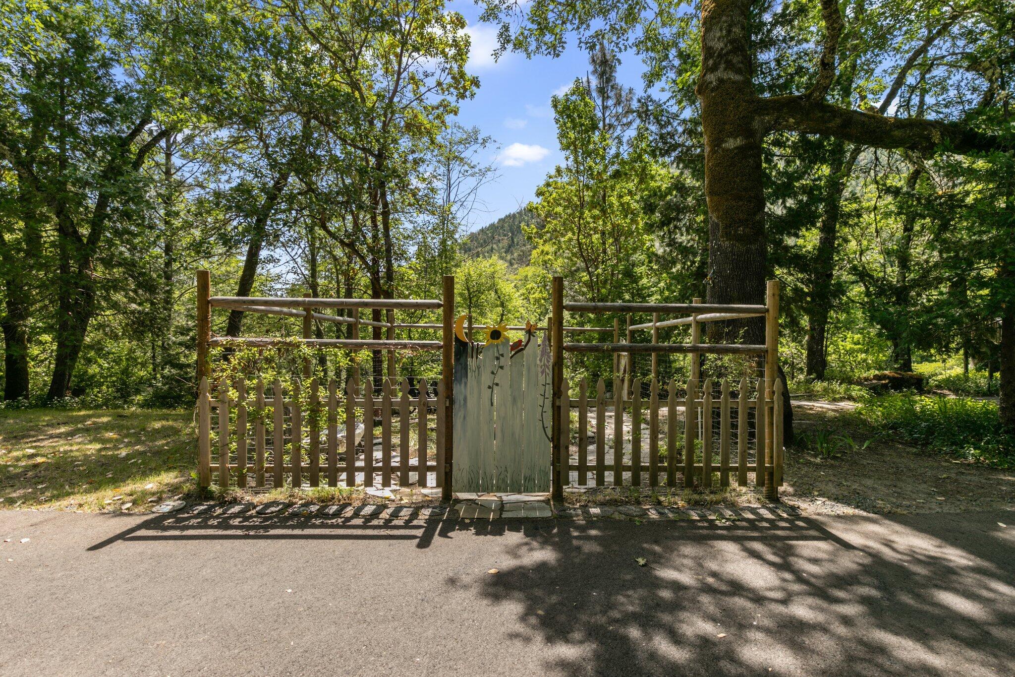 1395 Fish Hatchery Road Grants Pass, OR 97527 - Photo 46 of 58 60-web-or-mls-WCIM0323