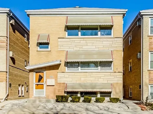 $2,400 | 6430 West Gunnison Street, Unit 1, Harwood Heights, IL 60706