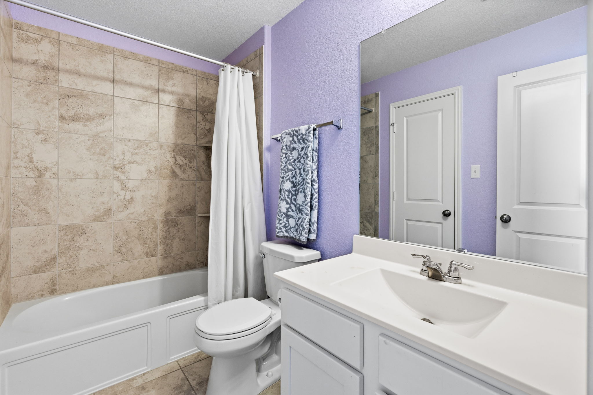 3101 Fresh Spring Road Pflugerville, TX 78660 - Photo 23 of 39 Ensuite Bathroom between two of the upstairs bedrooms. First of two full baths upstairs.