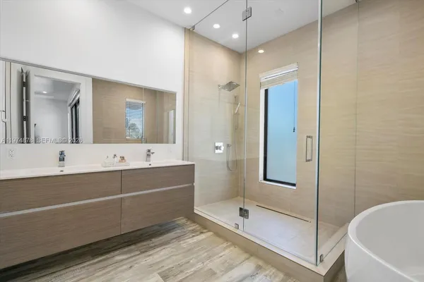 $10,000 | 332 Balboa Street, Hollywood, FL 33019