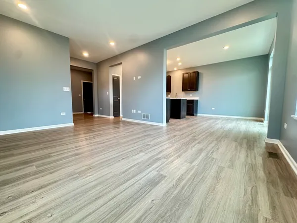 $2,900 | 15030 Cyrus Drive, Manhattan, IL 60442