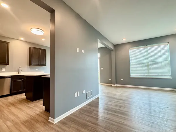 $2,900 | 15030 Cyrus Drive, Manhattan, IL 60442