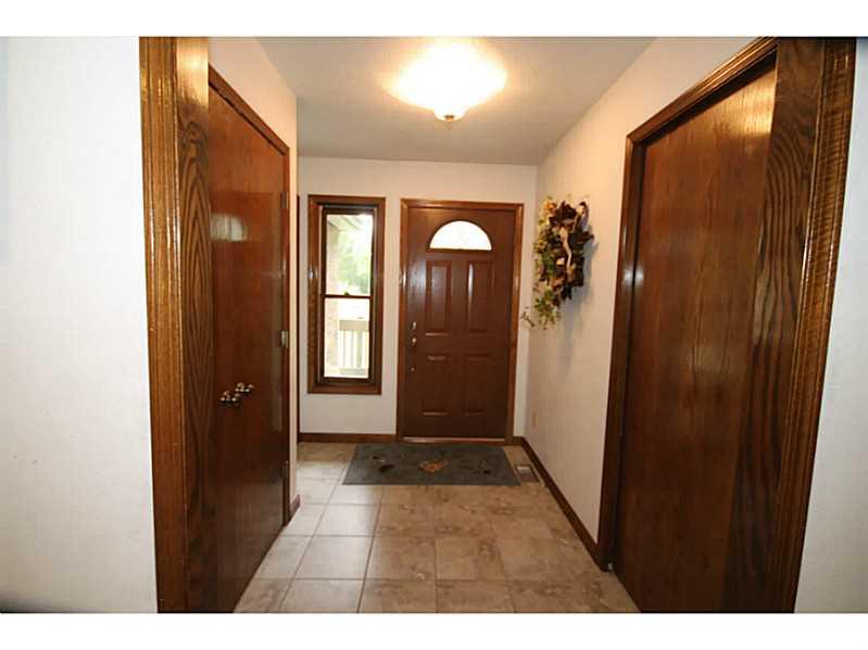 920 River Road Columbus, IN 47203 - Photo 2 of 24