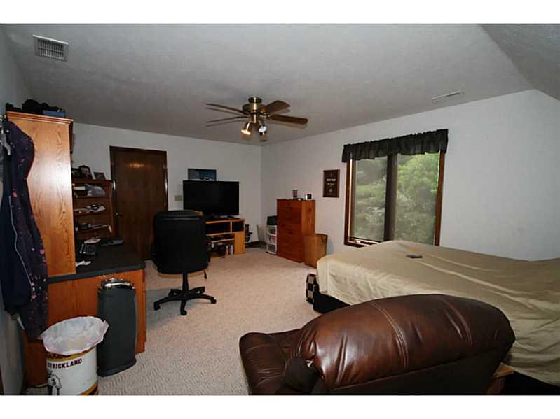 920 River Road Columbus, IN 47203 - Photo 13 of 24