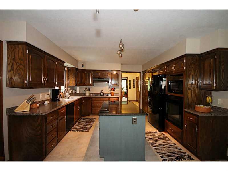 920 River Road Columbus, IN 47203 - Photo 4 of 24