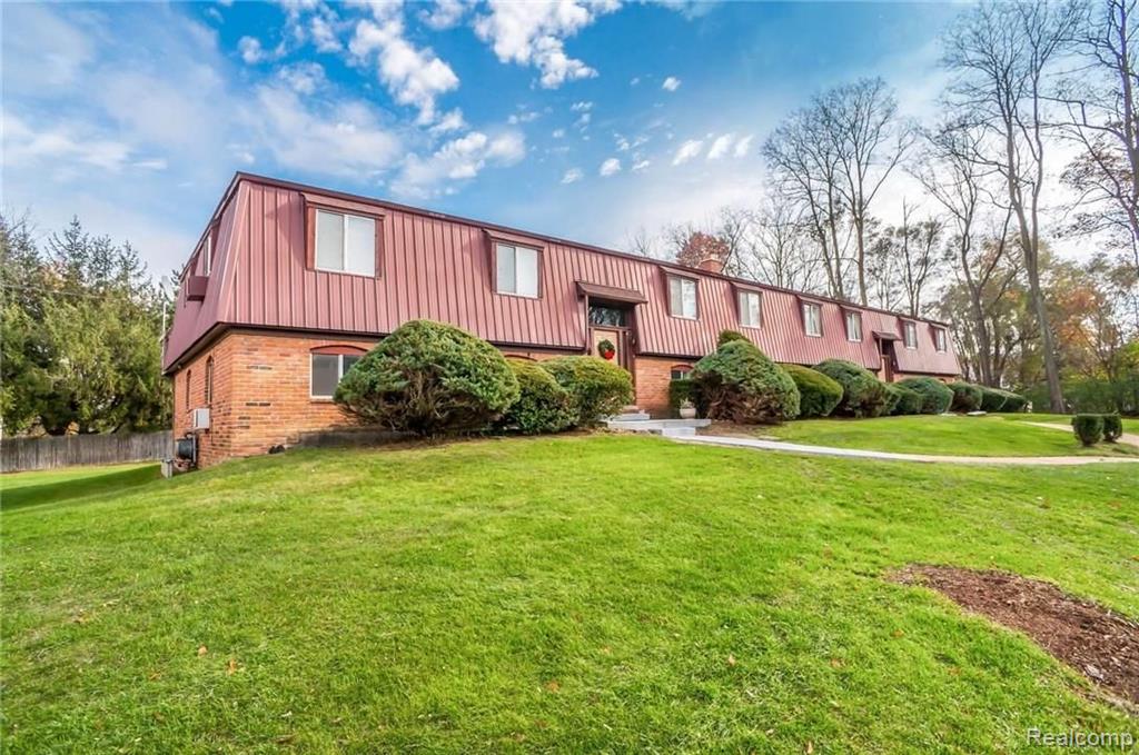 2173 Decker Road, Unit 45 Walled Lake, MI 48390 - Photo 1 of 15
