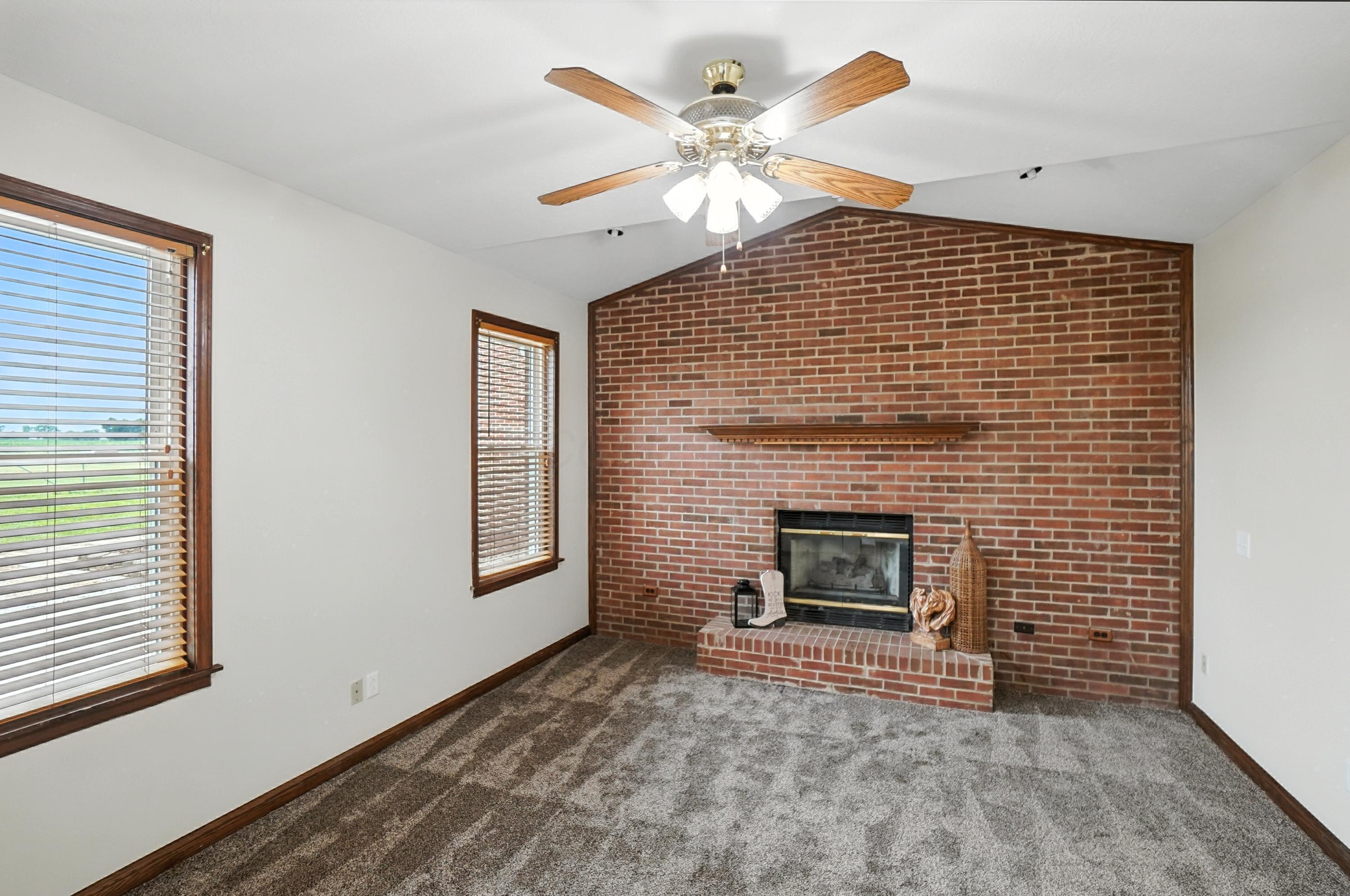 6694 Brooks-Miller Road Circleville, OH 43113 - Photo 6 of 67 Family Rm