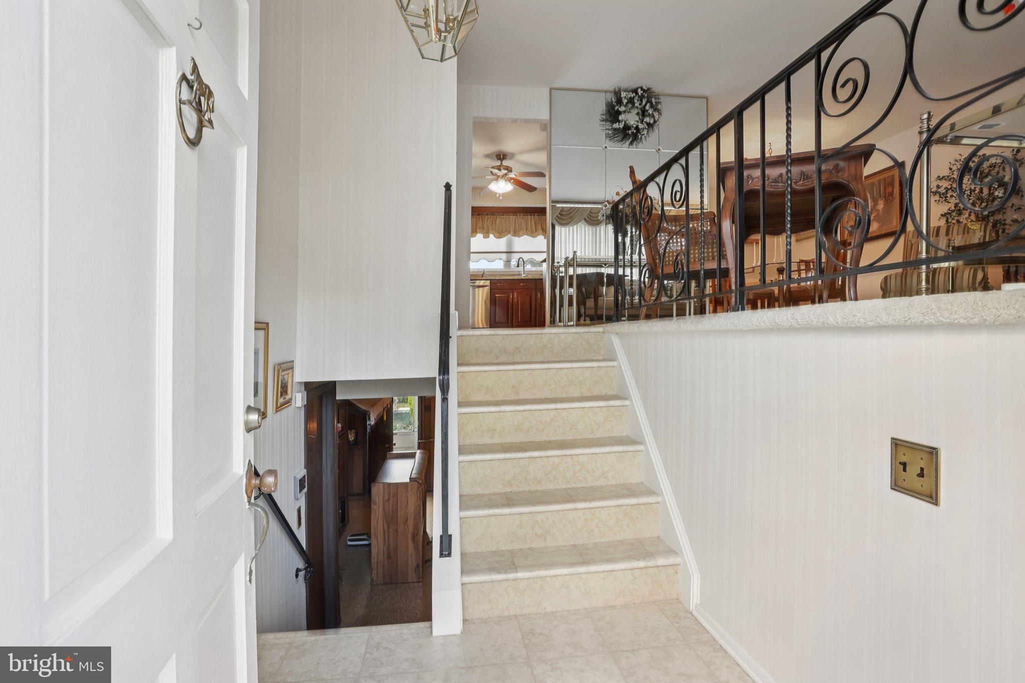 26 Regent Road Cherry Hill, NJ 08003 - Photo 4 of 36 a view of entryway
