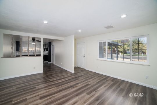 409 South Fountain Street Ridgecrest, CA 93555 - Photo 6 of 23