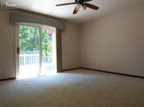 513 Morrish Road Flushing, MI 48433 - Photo 8 of 17 20238089-7.JPG